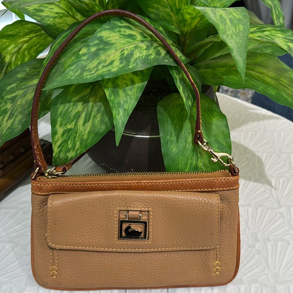 Dooney & Bourke Dillen ll Large Leather Wristlet - Picture 1 of 10